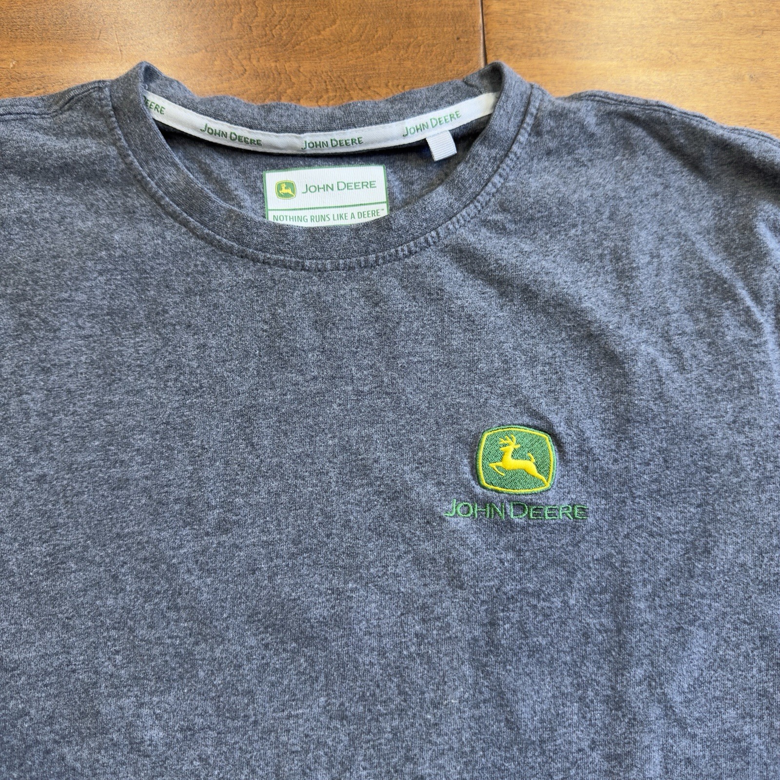 John Deere Embroidered Logo Men’s Long Sleeve T-Shirt Gray Size M
