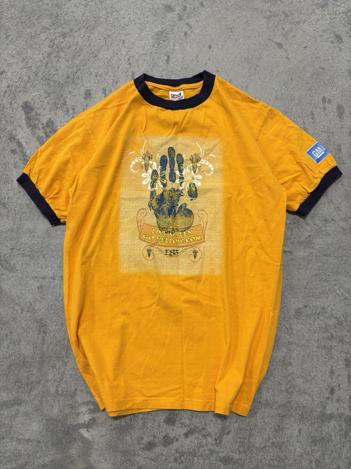 Vintage Anvil “Live Green Go Yellow” ringer tee in a men’s medium