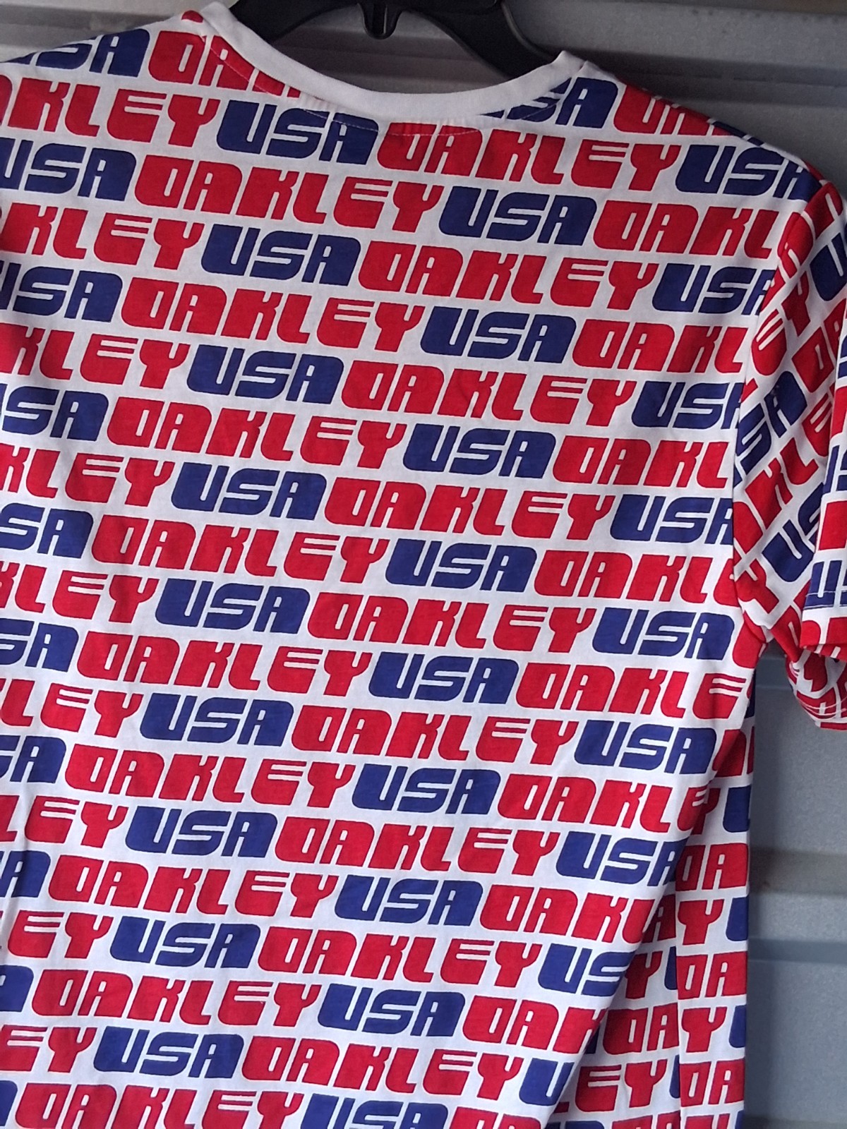 Oakley Shirt Mens Medium Red Blue Allover AOP USA Custom Fit Graphic 90s Vintage