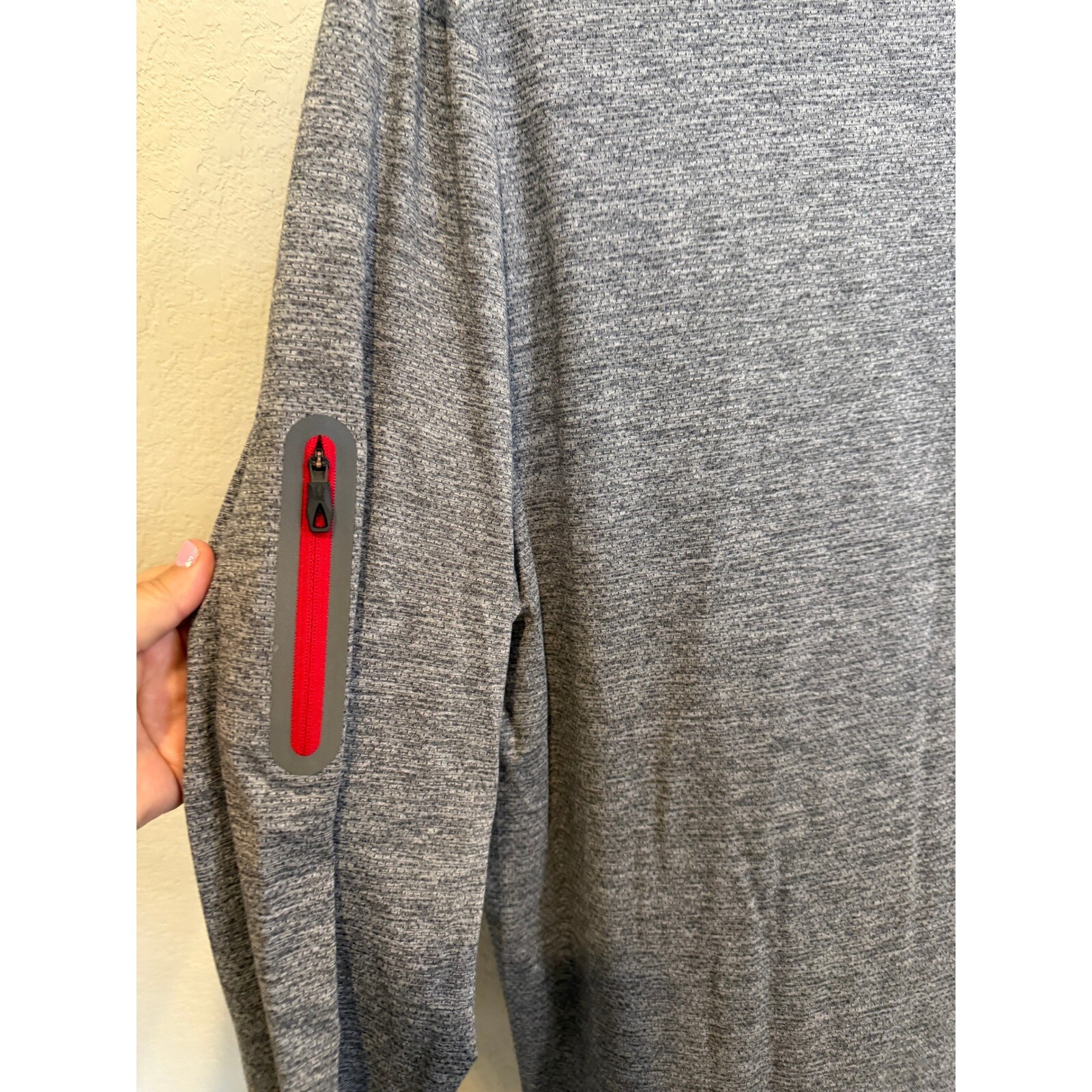 Spyder Active Wear long sleeve shirt size Large L EUC gray Pullover 1/4 zip