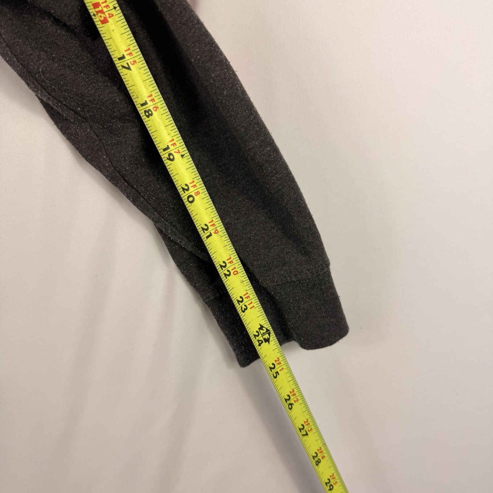 Carhartt T-Shirt Men’s Medium Original Fit Gray Pocket Long Sleeve K231