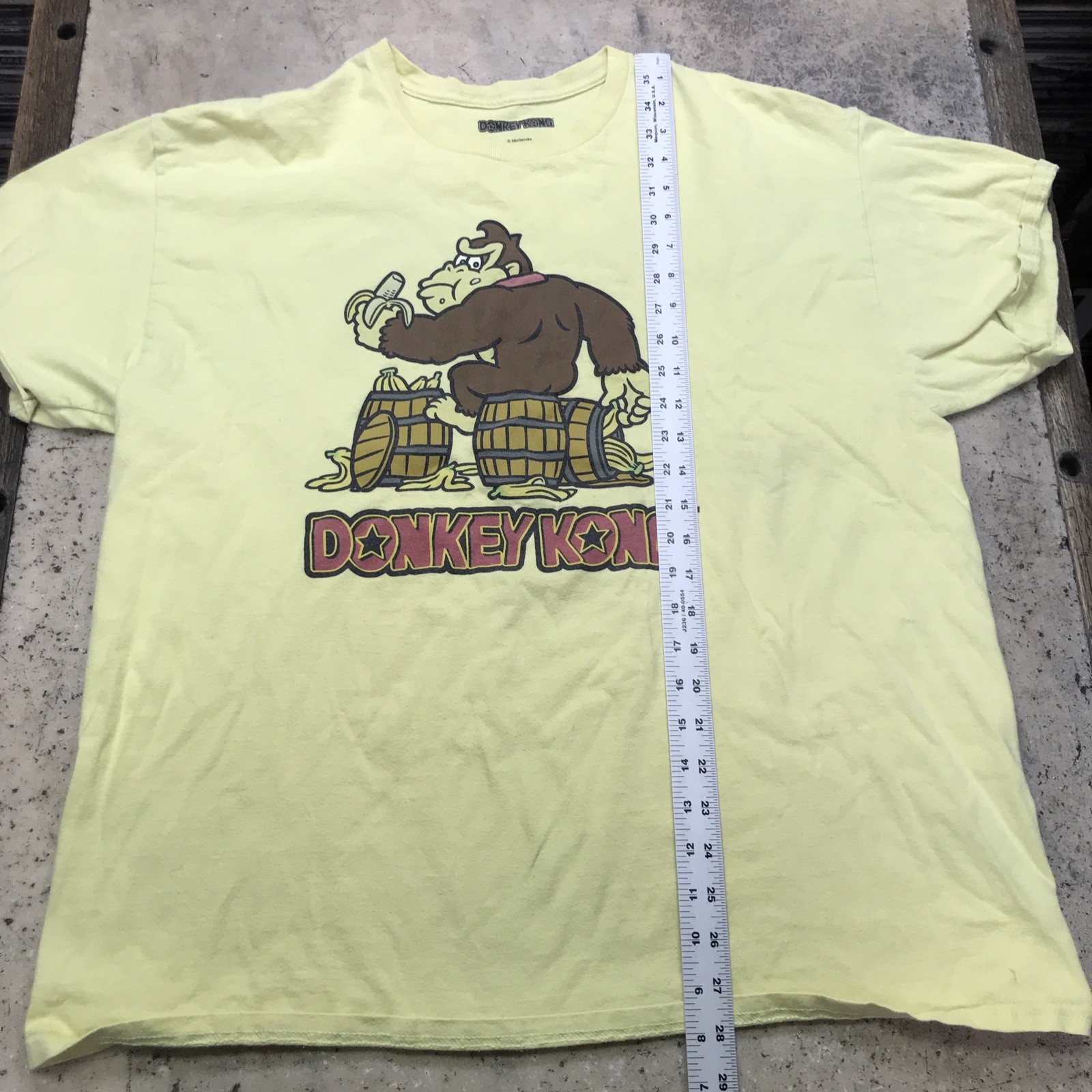 Nintendo Donkey Kong Men’s Short Sleeve Graphic T-Shirt Size XL Yellow Flashback