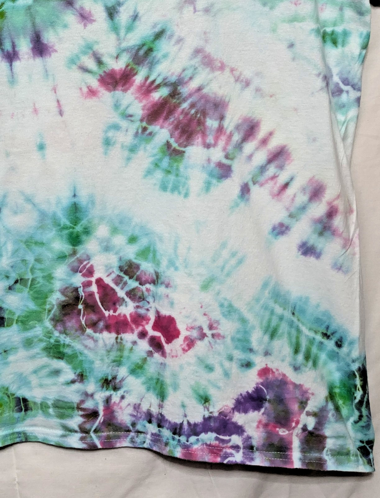Hand Tie Dye Geode Pattern Green Purple Pink 2XL Shirt 25″ W X 28″ L Custom
