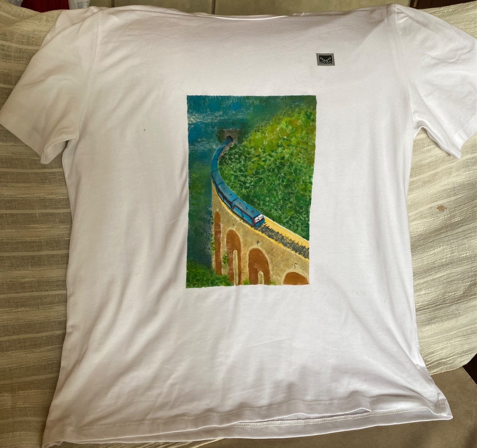 Hand painted T shirt – Ella nine arch bridge (Sri Lanka)