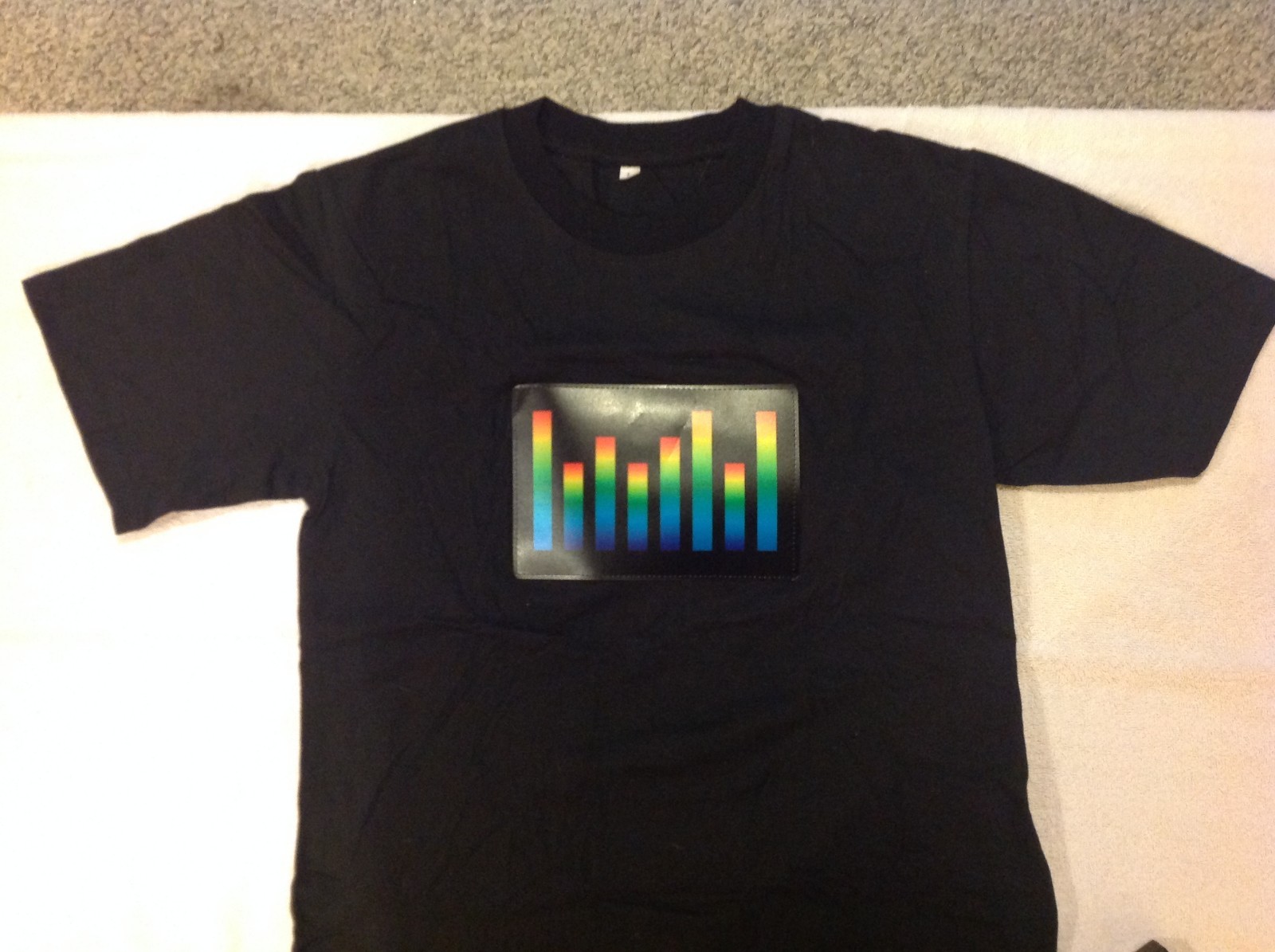 Sound Activated Light Up & Down Flashing Equalizer El Men’s T-shirt – Small