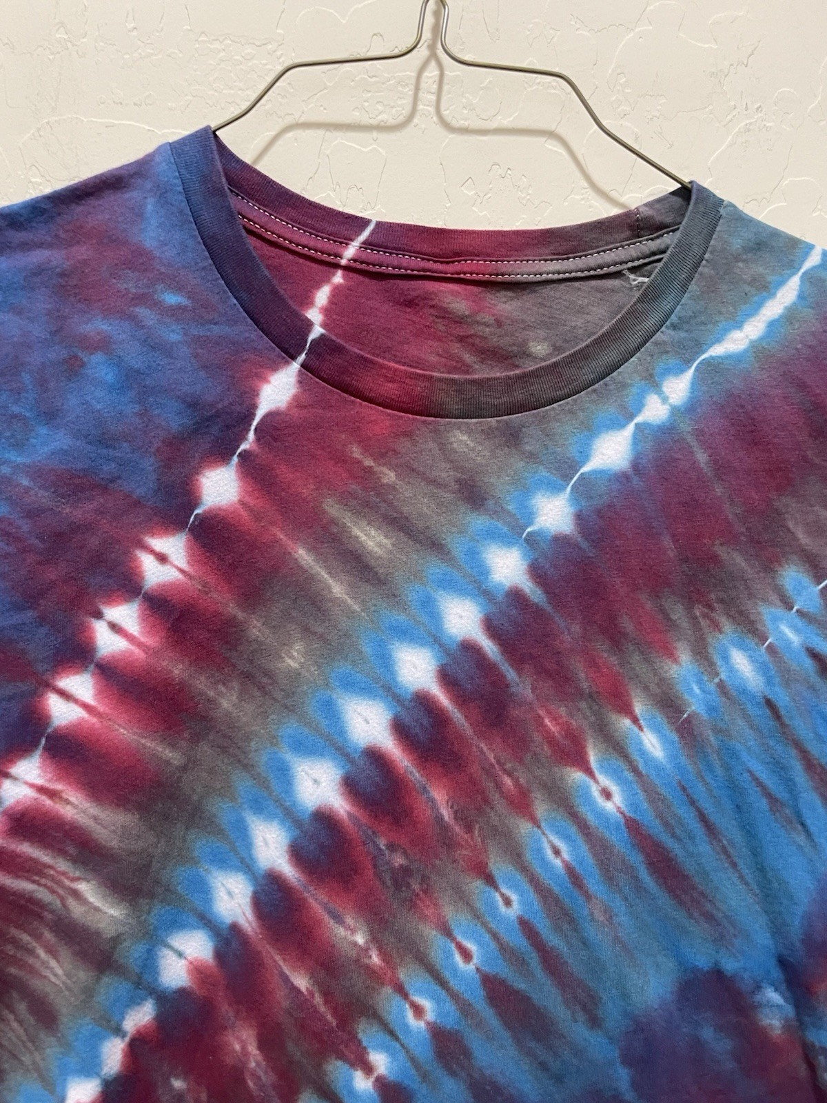 Canvas Multi-Colored Tye Tie Dyed Shirt Mens Medium Long Cut Reds PreOwned