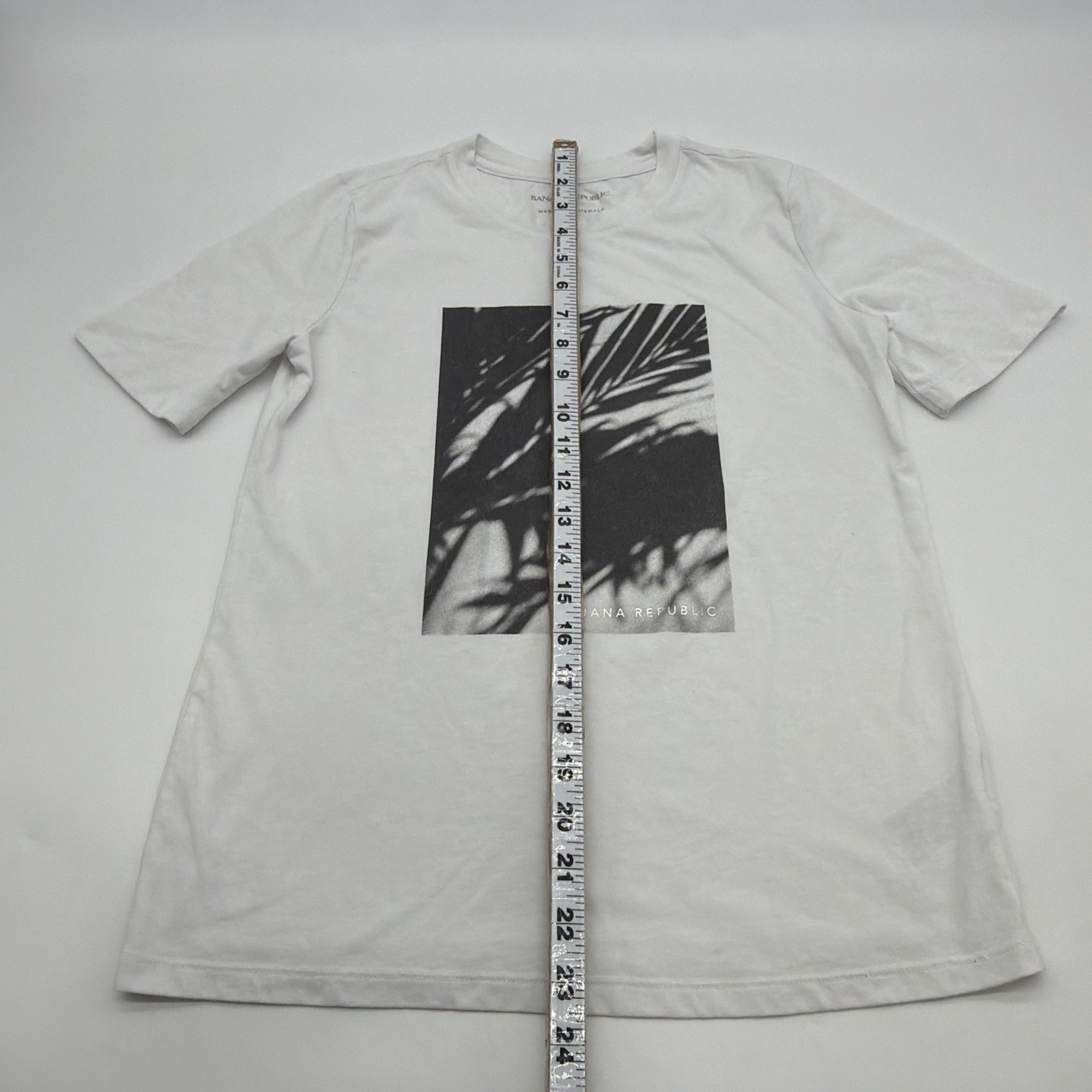 Banana Republic Slim T-shirt Men XS White Graphic Print Logo .#46850