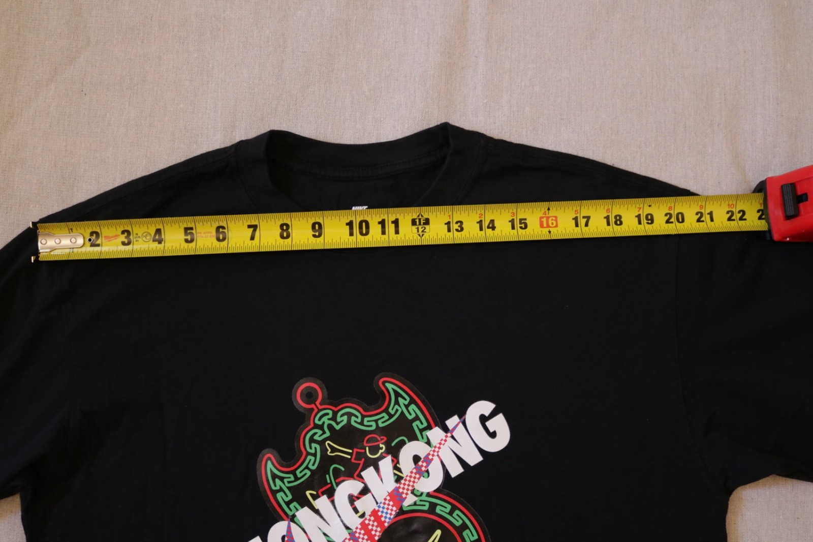 Nike The Nike Tee Hong Kong Loose Fit Graphic T-Shirt Mens Size L Black Swoosh