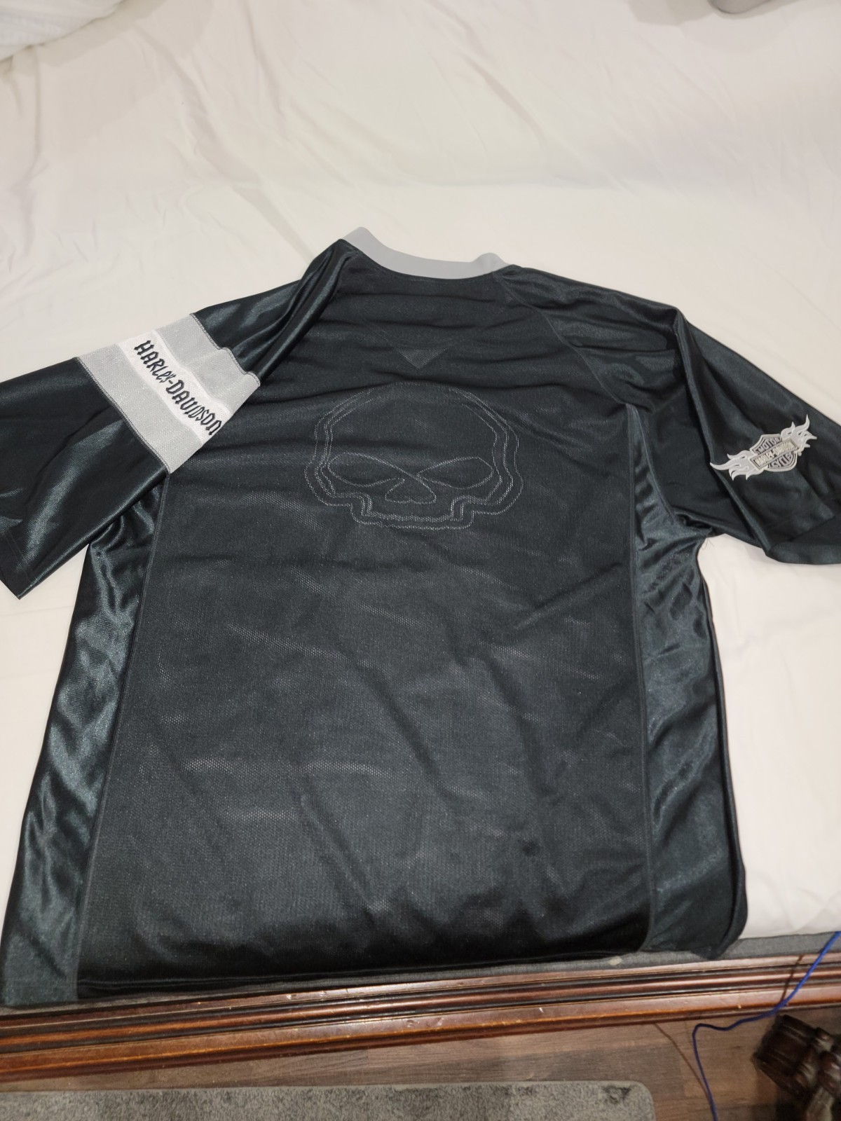 Harley-Davidson Men’s Black V-Neck Skull Jersey T-Shirt Embroidered Logo XL