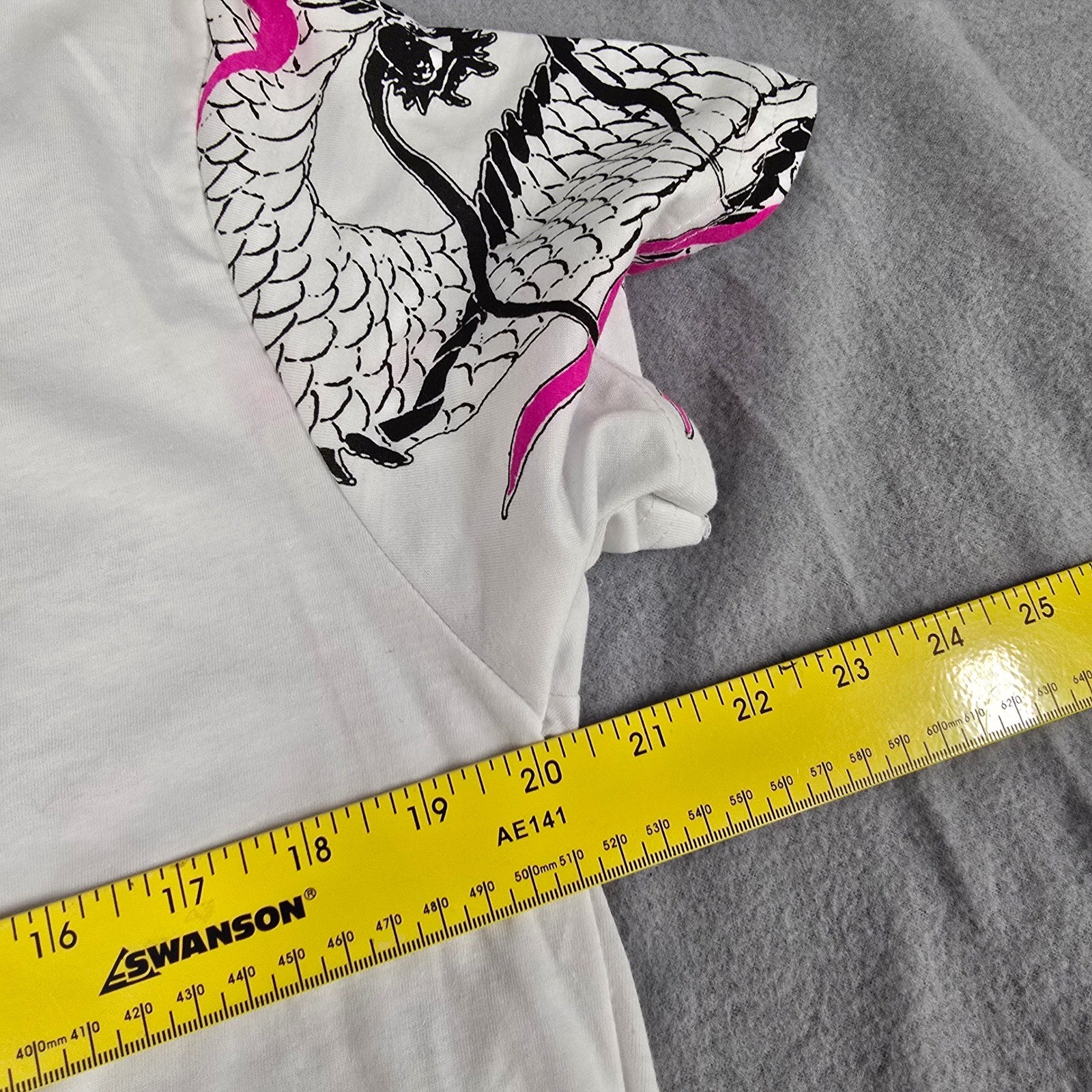 Fresh Laundry Tokyo Hustle Dragon Graphic Tee White Pink Mens Large Streetwear