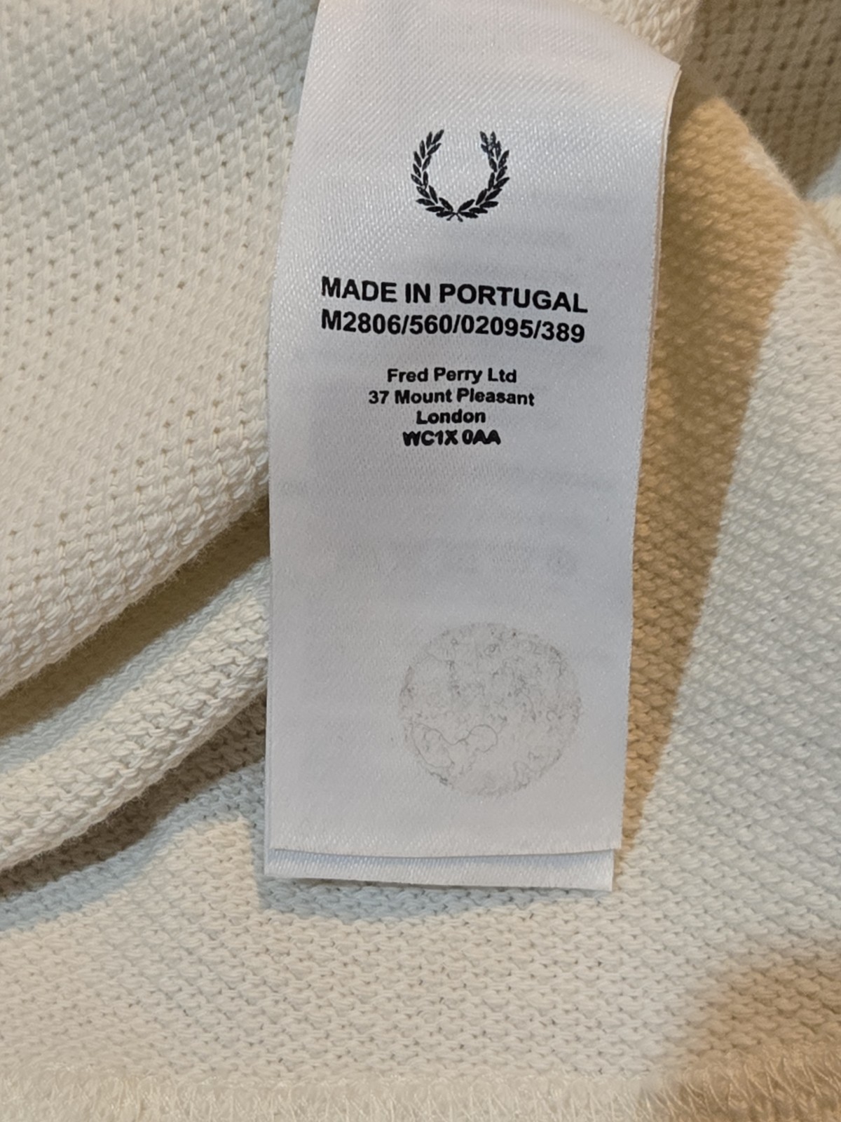 Fred Perry Reissues Textured Pique T Shirt Ecru Men’s Large M2806/560