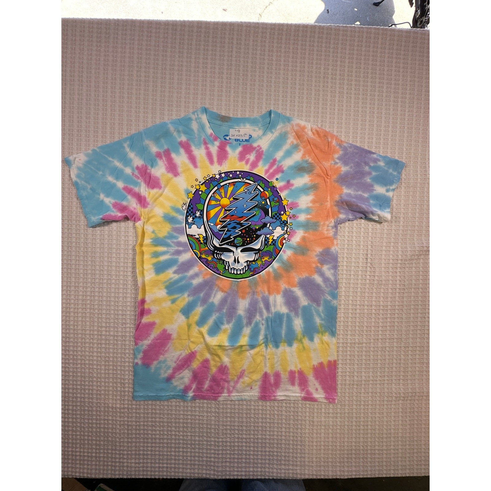 Liquid Blue Skull in Space Lg 21×29.5 concert festiville retro skater tshirt
