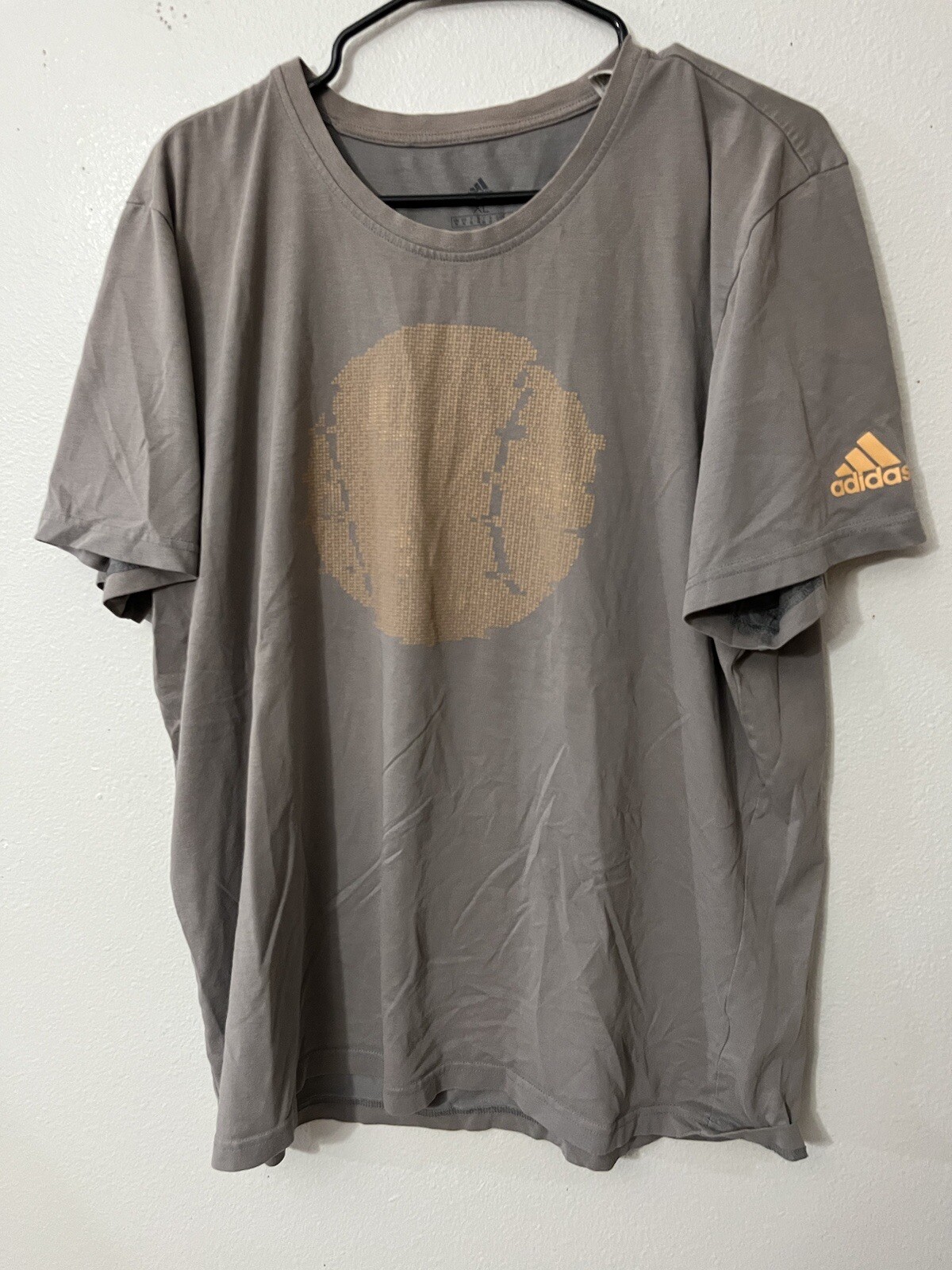 Adidas Climate Men’s Gray T Shirt Size XL Short Sleeve Front Logo Round Neck