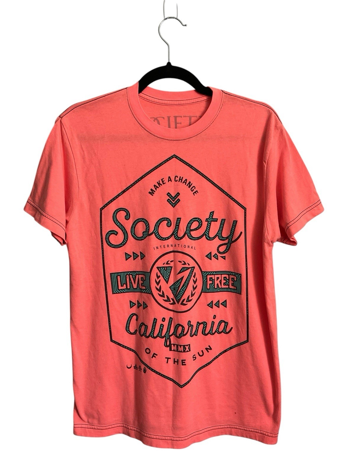 Buckle B Society T-shirts for men Coral Zise Medium Crew Neck