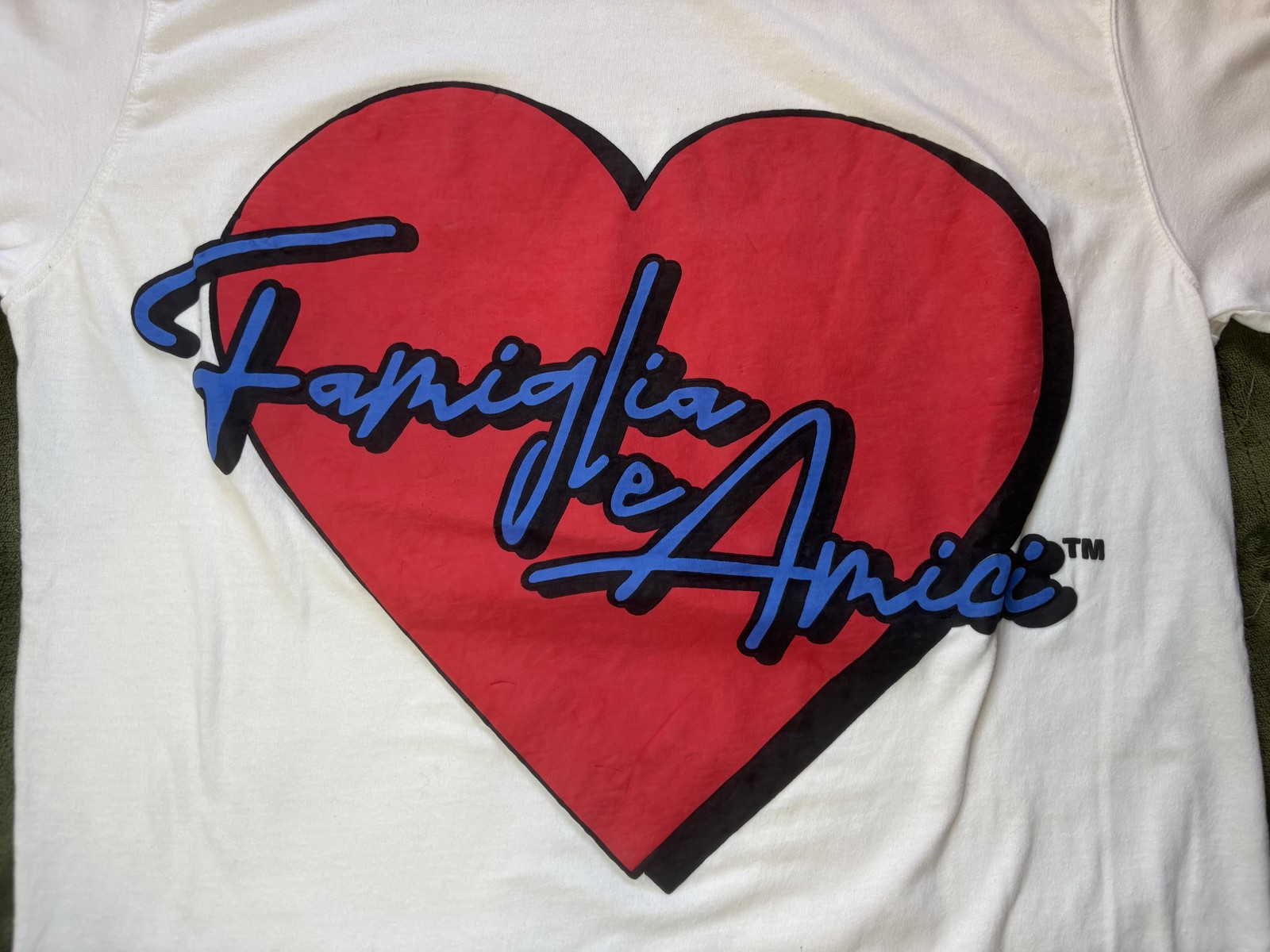 Famiglia E Amici Heart Logo Shirt Mens Small White Love Graphic Tee Valentine