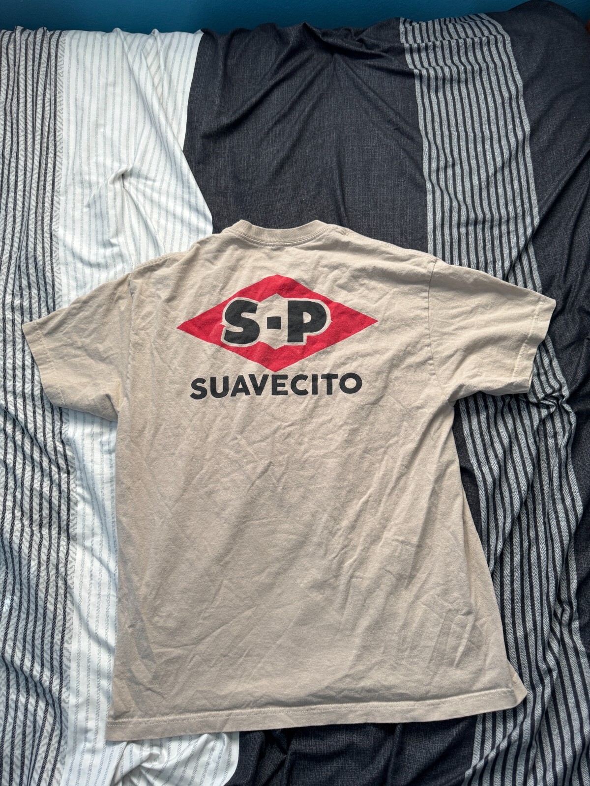 Suavecito Haircare Brand Shirt Men’s Size XL Beige/Red Double-Sided Graphic Tee