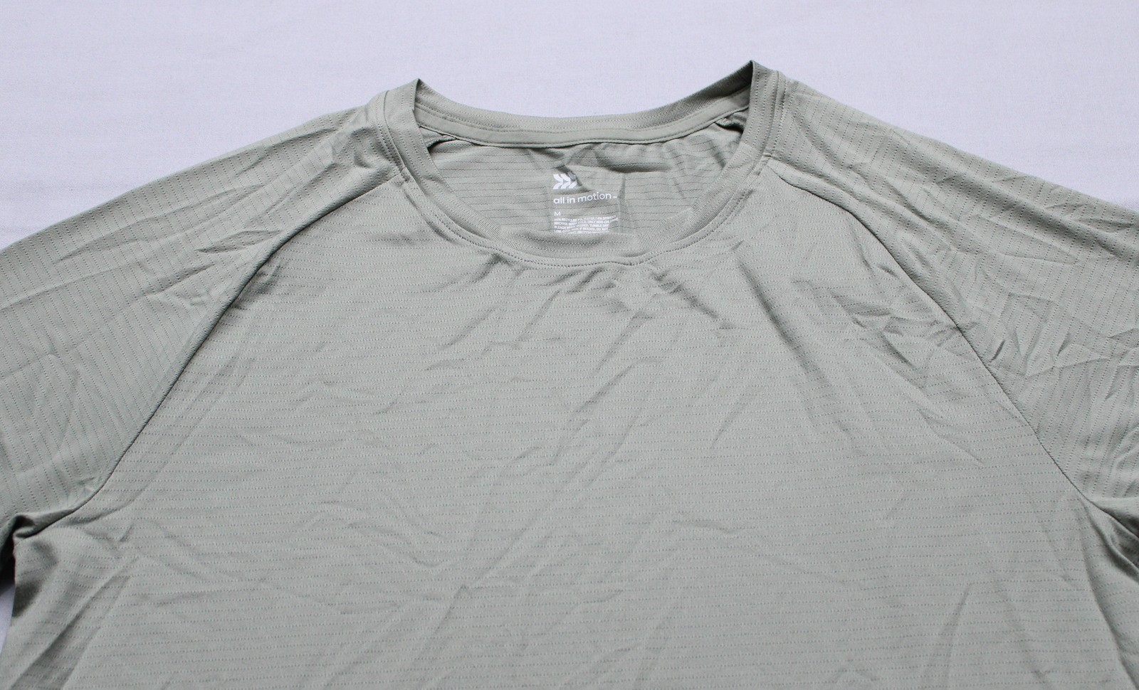 All In Motion Men’s Linear Mesh Raglan T-Shirt CN6 Olive Green Medium NWT