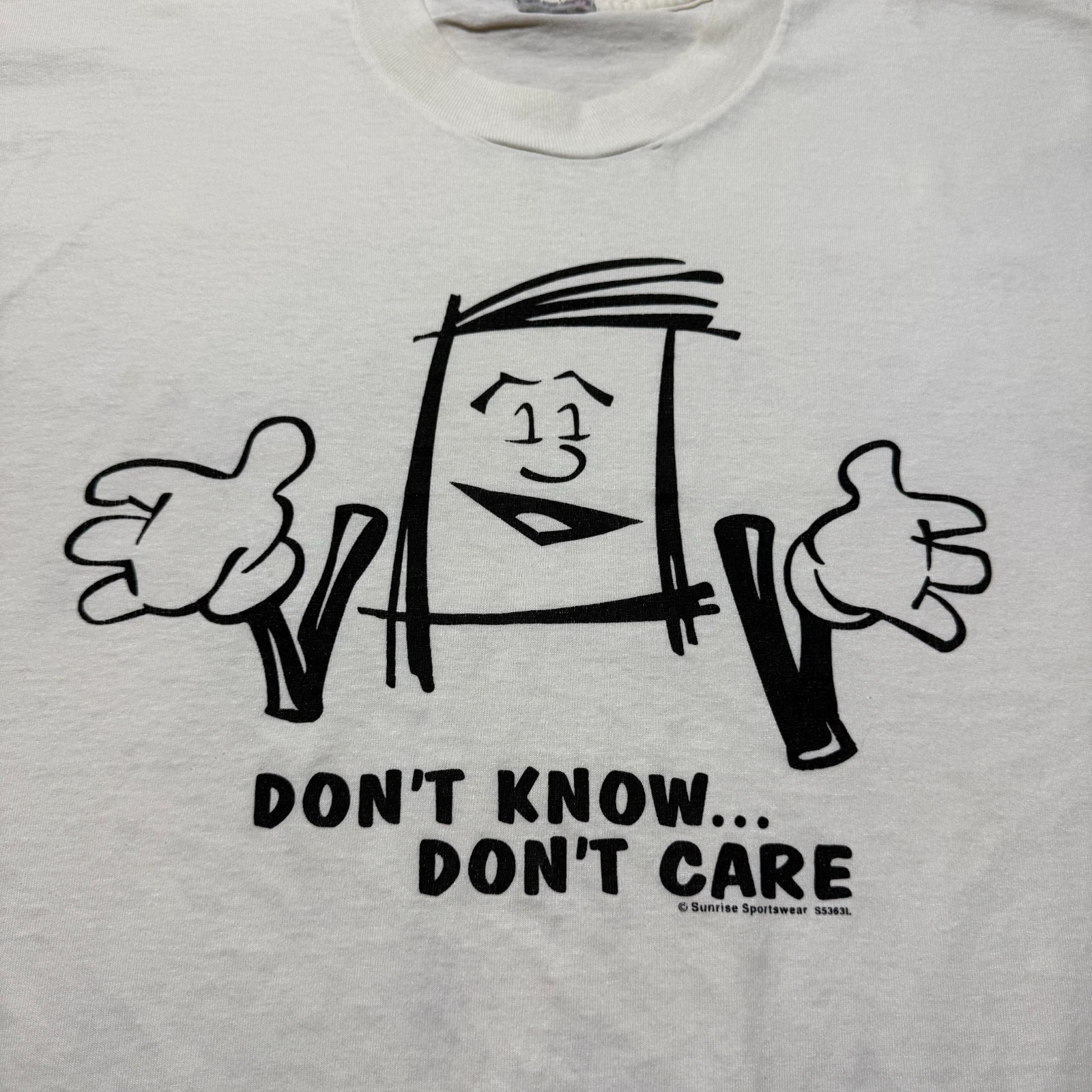 Vintage 90s Don’t Know Don’t Care Cartoon Humor Funny Shrug Graphic T-Shirt – XL
