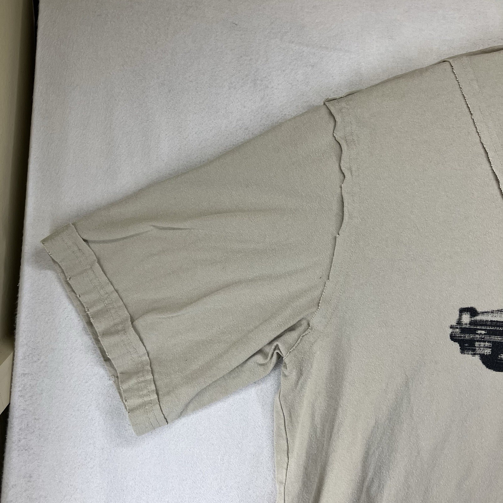 Mens Streetwear Graphic Tee Large Roaringwild Arch Thick Knit Car Art Tonal