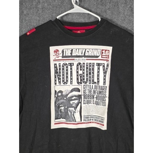 The Daily Grind Not Guilty Newspaper Graphic Black T Shirt Men’s Sz L Casual