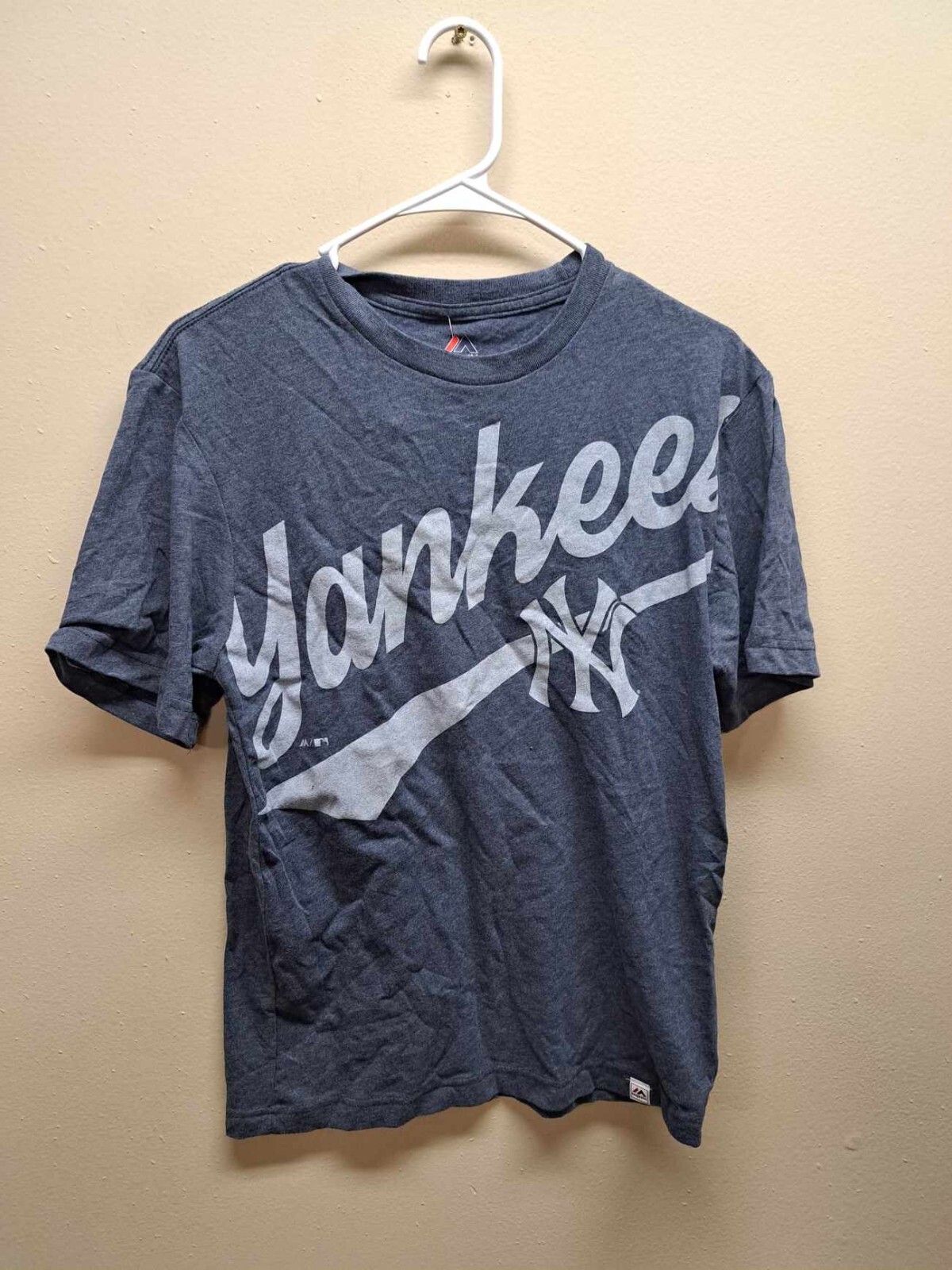 NWT New York Yankees Baseball Men’s Small T-Shirt SHIPS WORLDWIDE