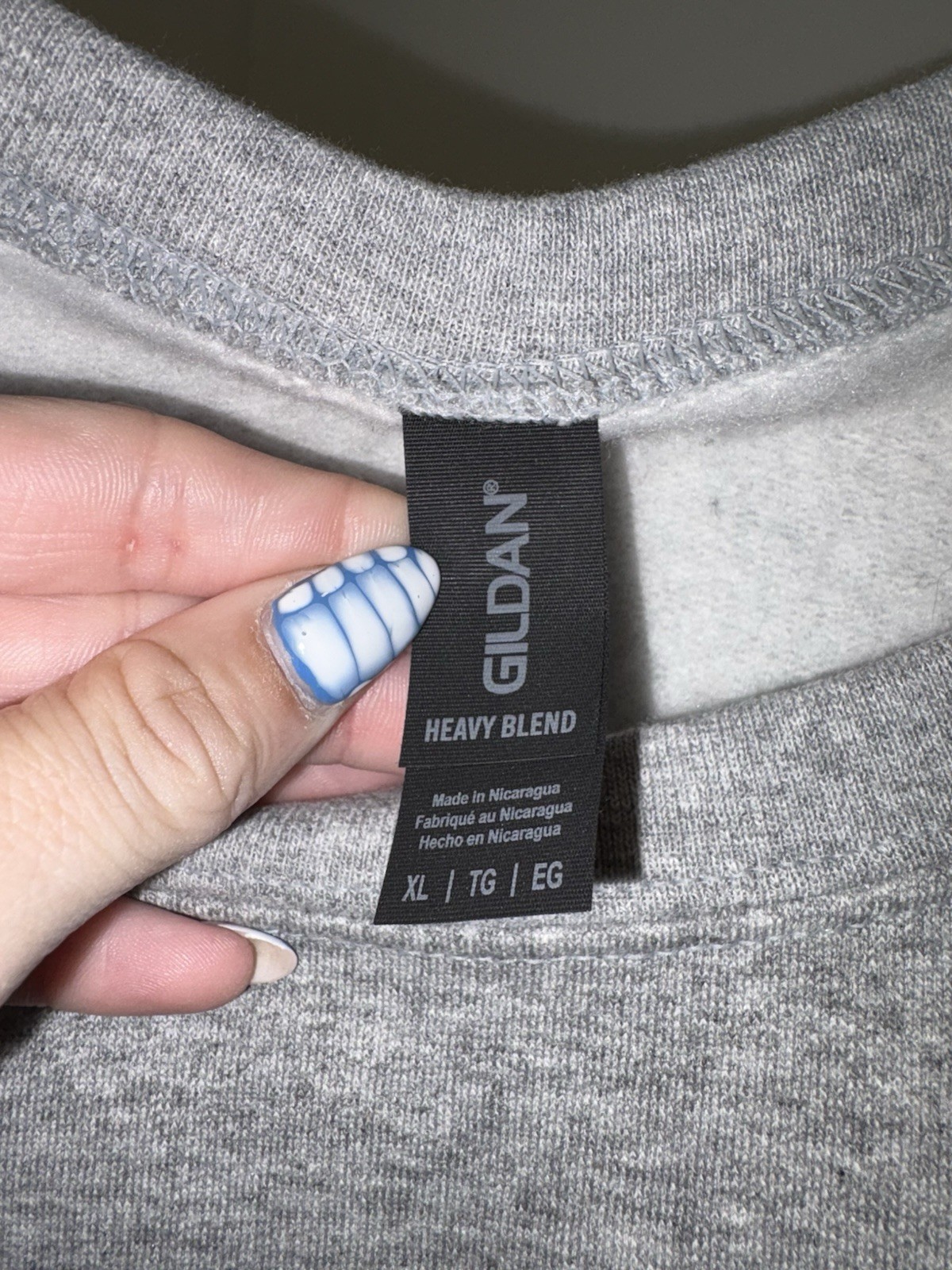 Gildan XL Crew Neck Bear Plaid Print