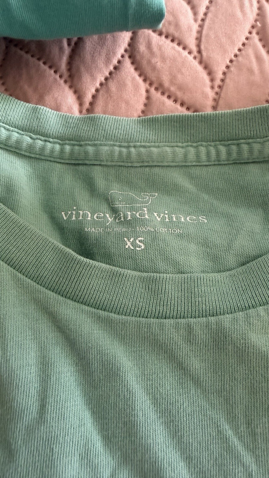 Vineyard Vines XS Green Long Sleeve Pocket Crew Neck Bermuda Logo Graphic Tee
