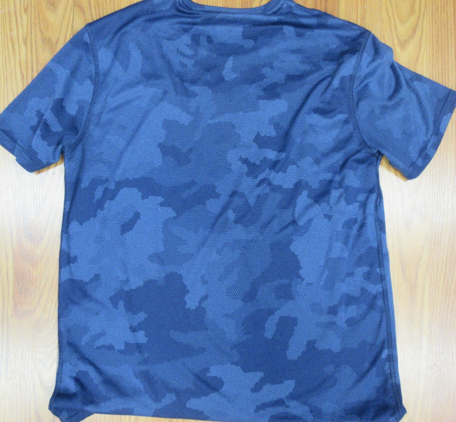 POLO RALPH LAUREN POLYESTER T-SHIRT NAVY BLUE, RED & WHITE Sz MEDIUM, M