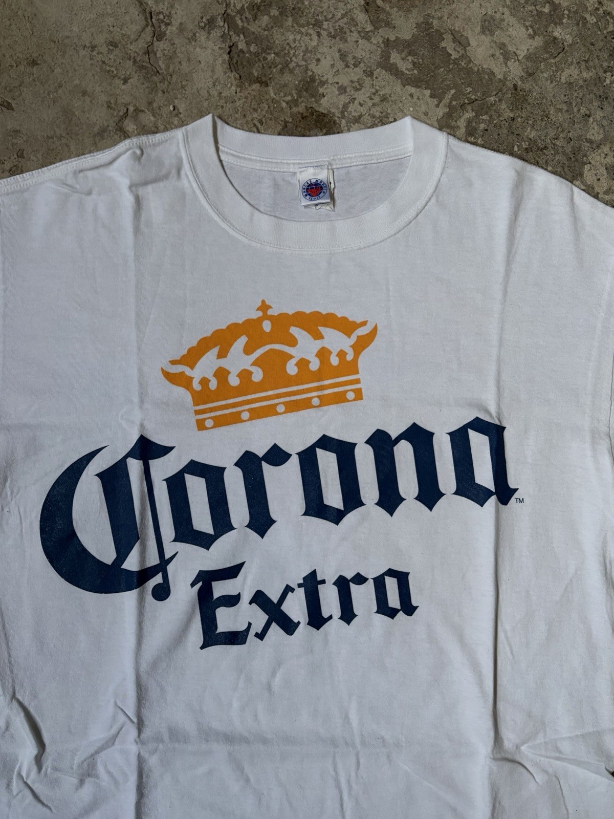 2010s Anvil Corona Extra Marcas Modelo Official T-Shirt