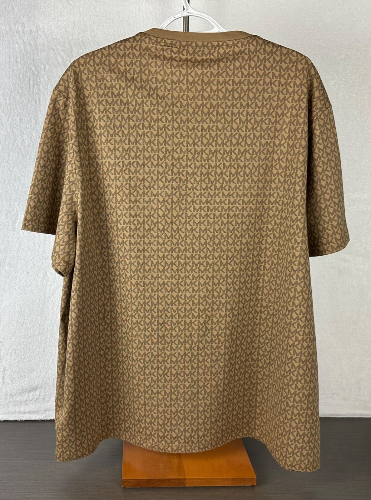 Michael Kors Men’s Camel Brown Graphic MK Signature Logo T-Shirt XL New With Tag