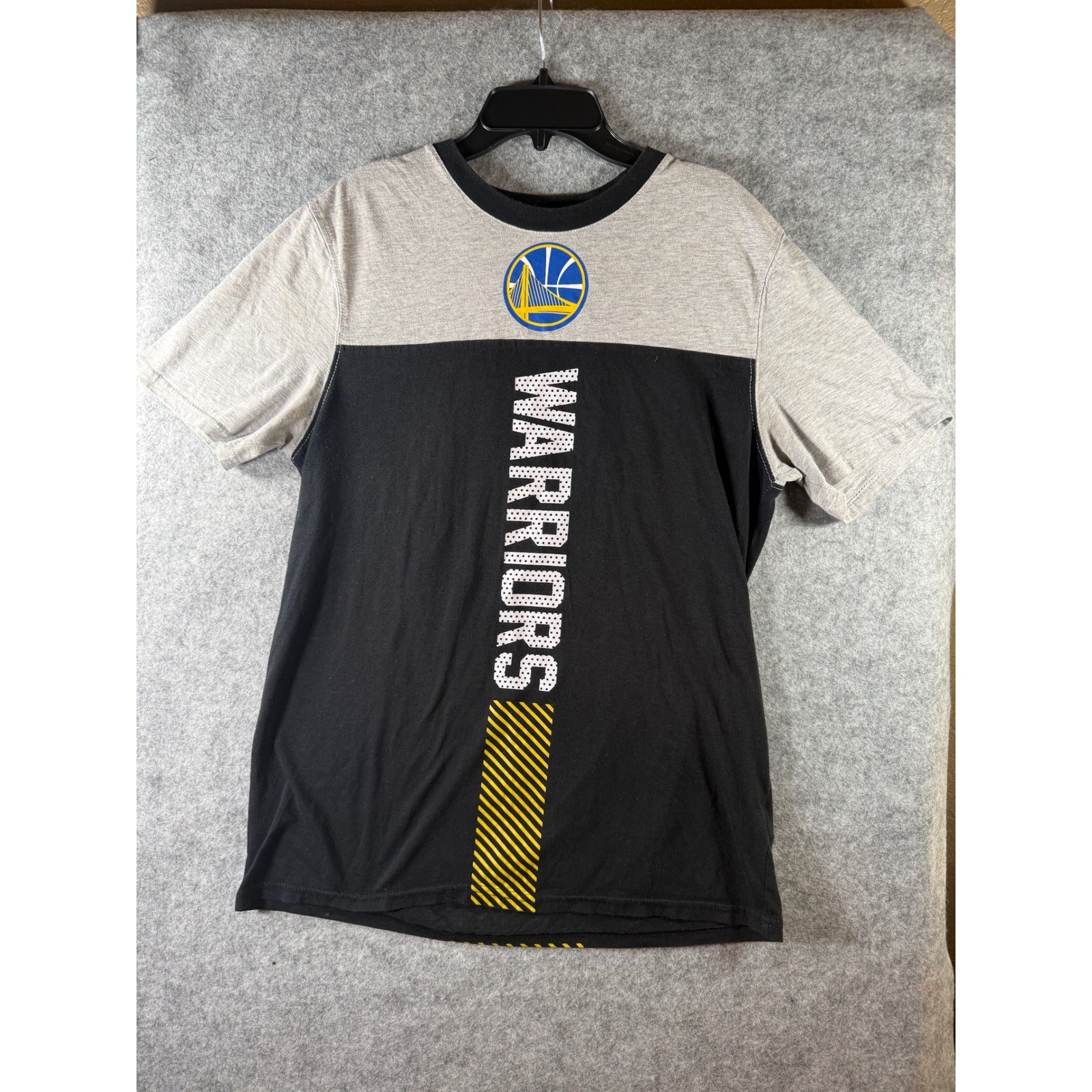 NBA Golden State Warriors Colorblock Graphic T-Shirt Gray Black Mens Medium