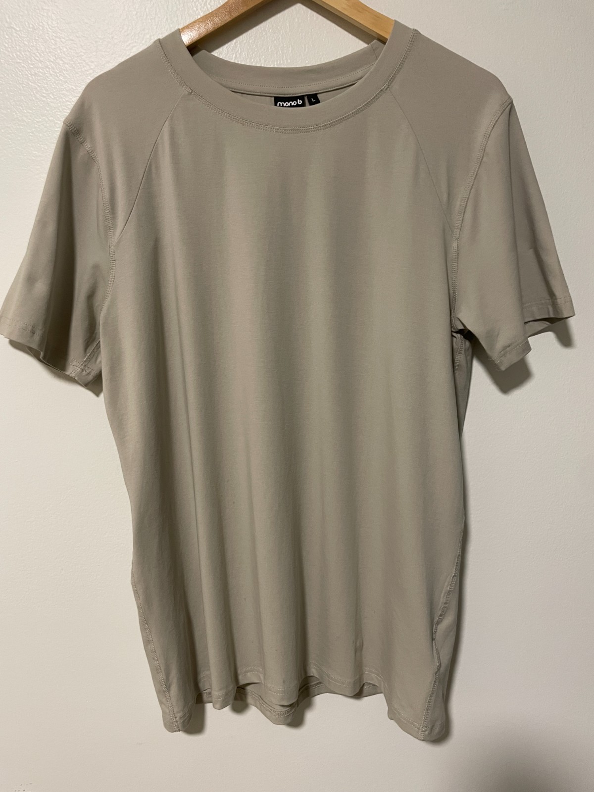 NEW Mens Raglan Tee Crewneck T-Shirt Neutral Bone Color Active Tee Athletic Fit