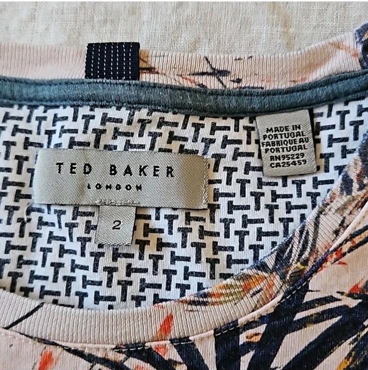 Ted Baker Men’s Yorkii Tropical Tee Shirt Size 2 Short Sleeve Salmon Pull-On