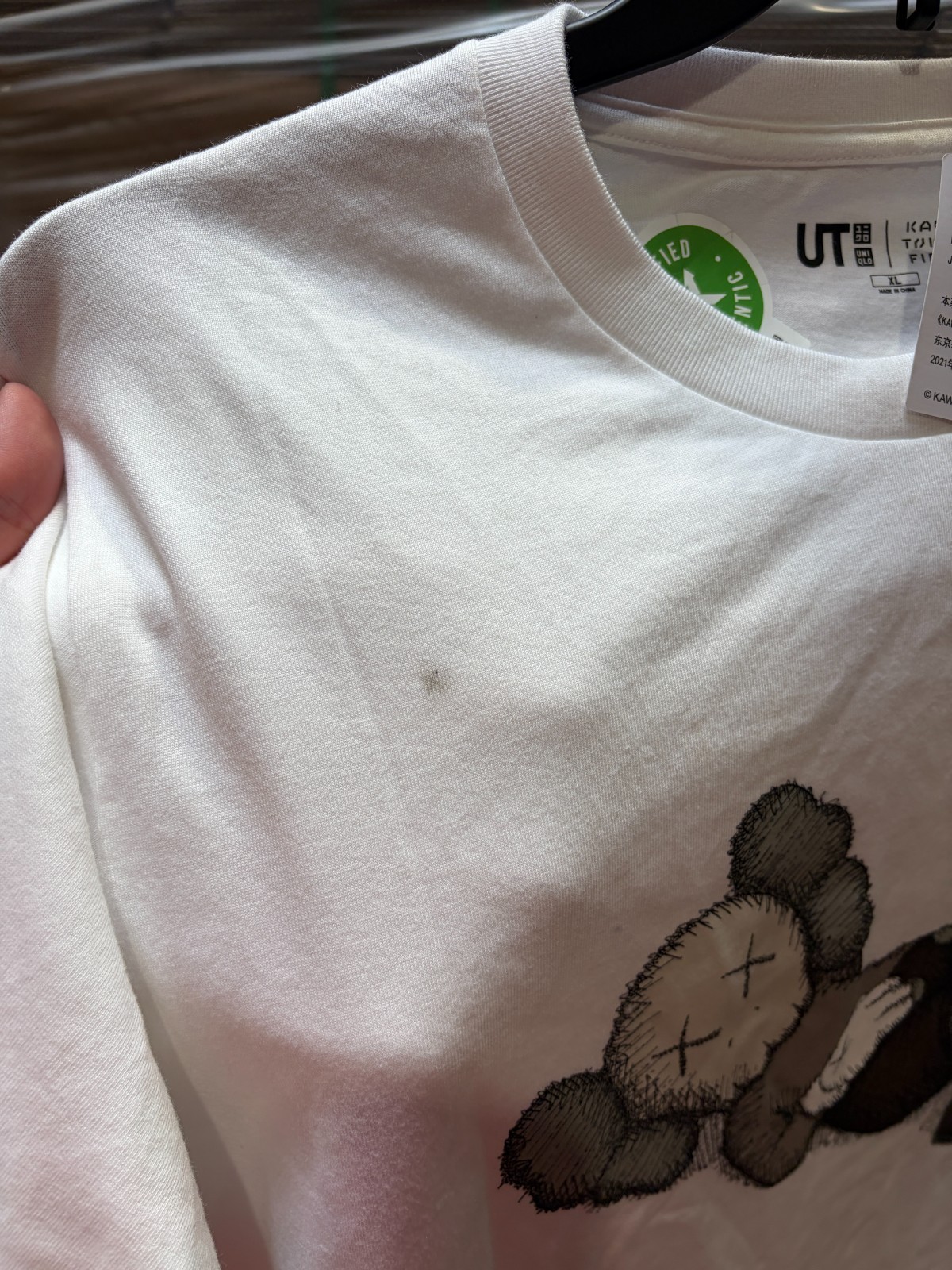KAWS x Uniqlo Collaboration UT Graphic T-shirt size XL Kaws Tokyo First Japan