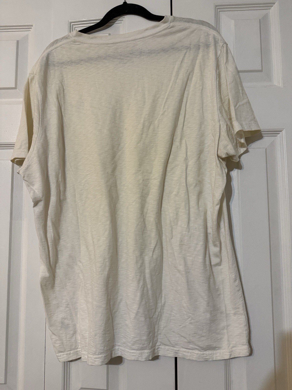 American Eagle Outfitters Men’s White V-Neck Athletic Fit Tee XL