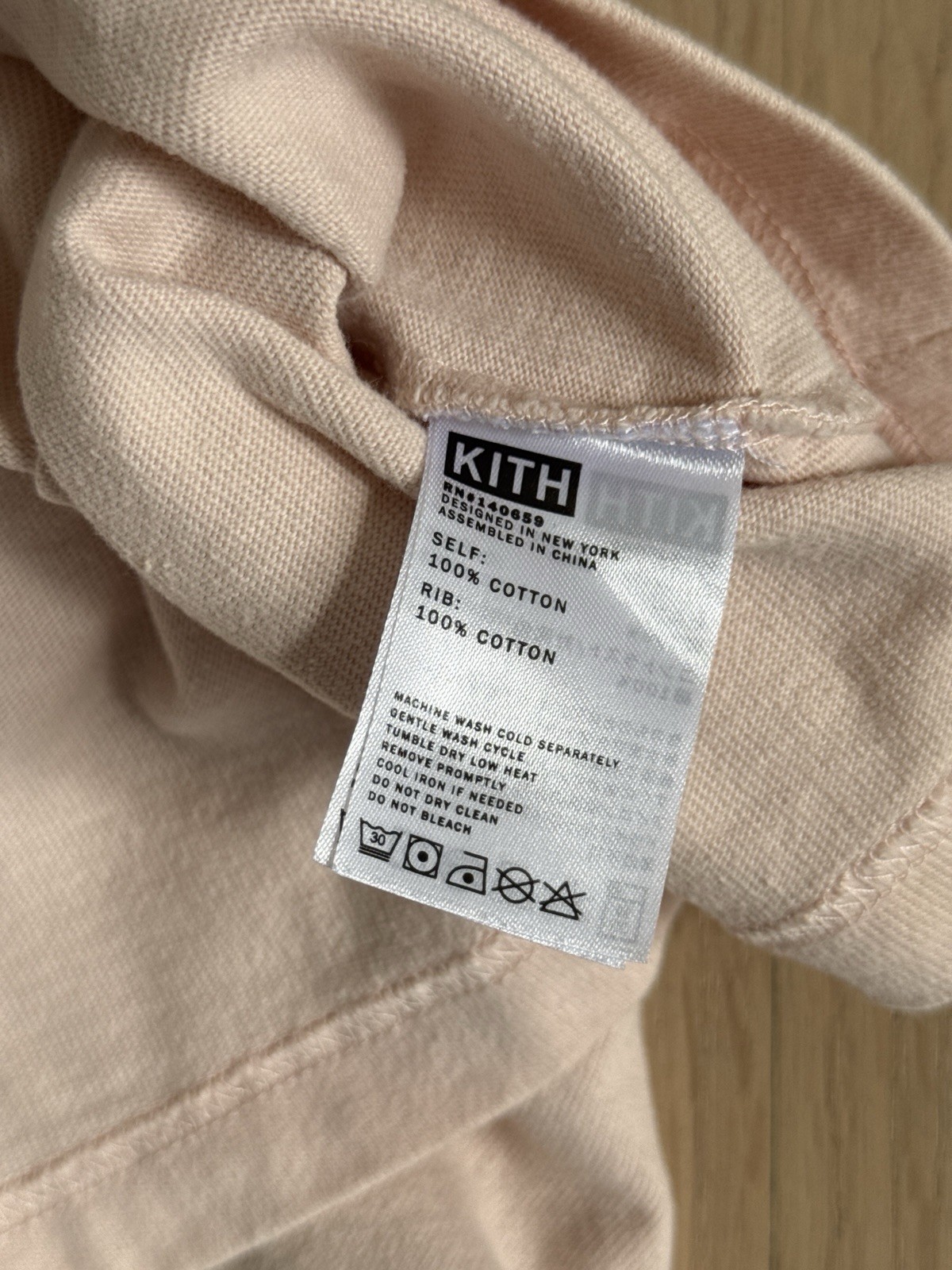 RARE 2017 KITH CLASSIC BOX LOGO SALMON/WHITE MEN’S T-SHIRT SZ M MEDIUM