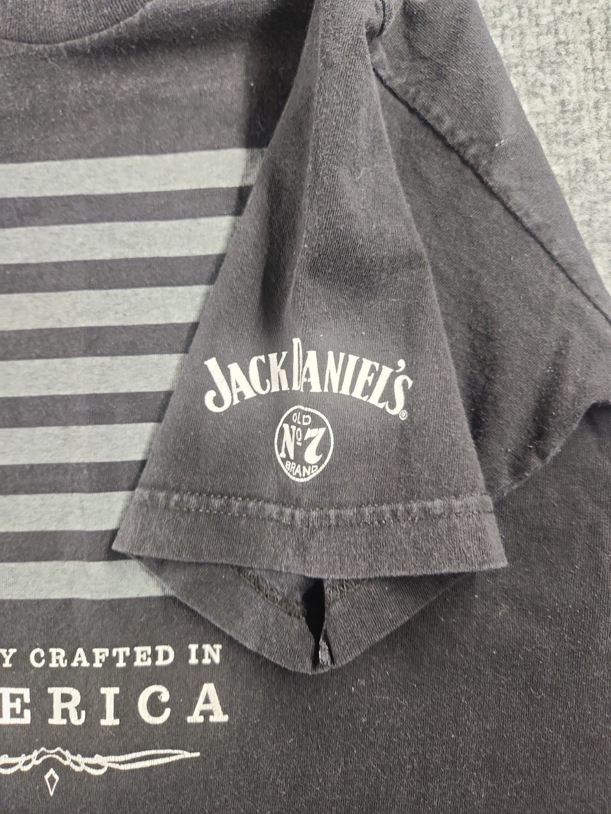 Genuine Jack Daniel’s Black T-shirt Proudly Crafted in America Logo Flag SZ M