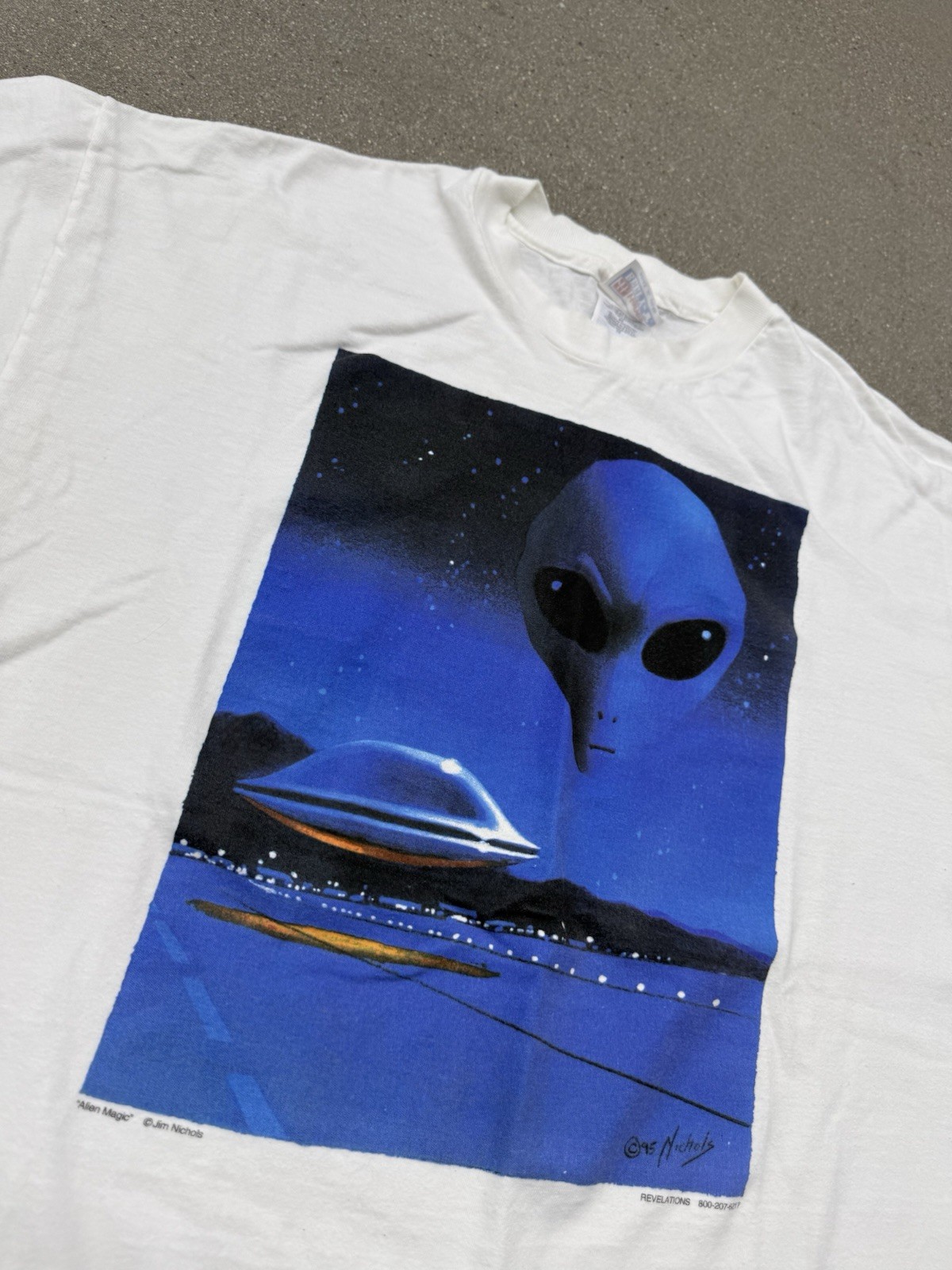 Vintage 90’s Alien UFO Art Picture Graphic Men’s White T-shirt XL Retro