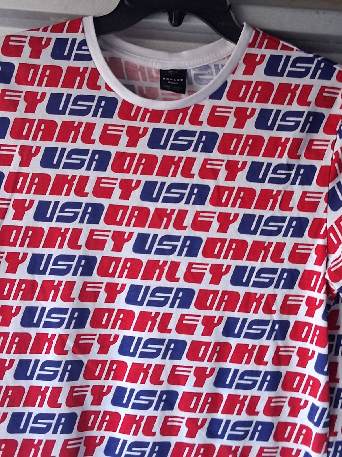 Oakley Shirt Mens Medium Red Blue Allover AOP USA Custom Fit Graphic 90s Vintage