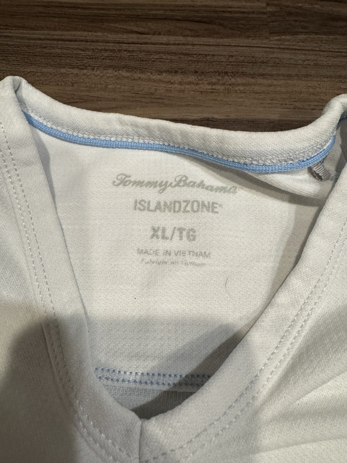 Tommy Bahama IslandZone Men’s XL V-Neck Short Sleeve Shirt Pima Cotton