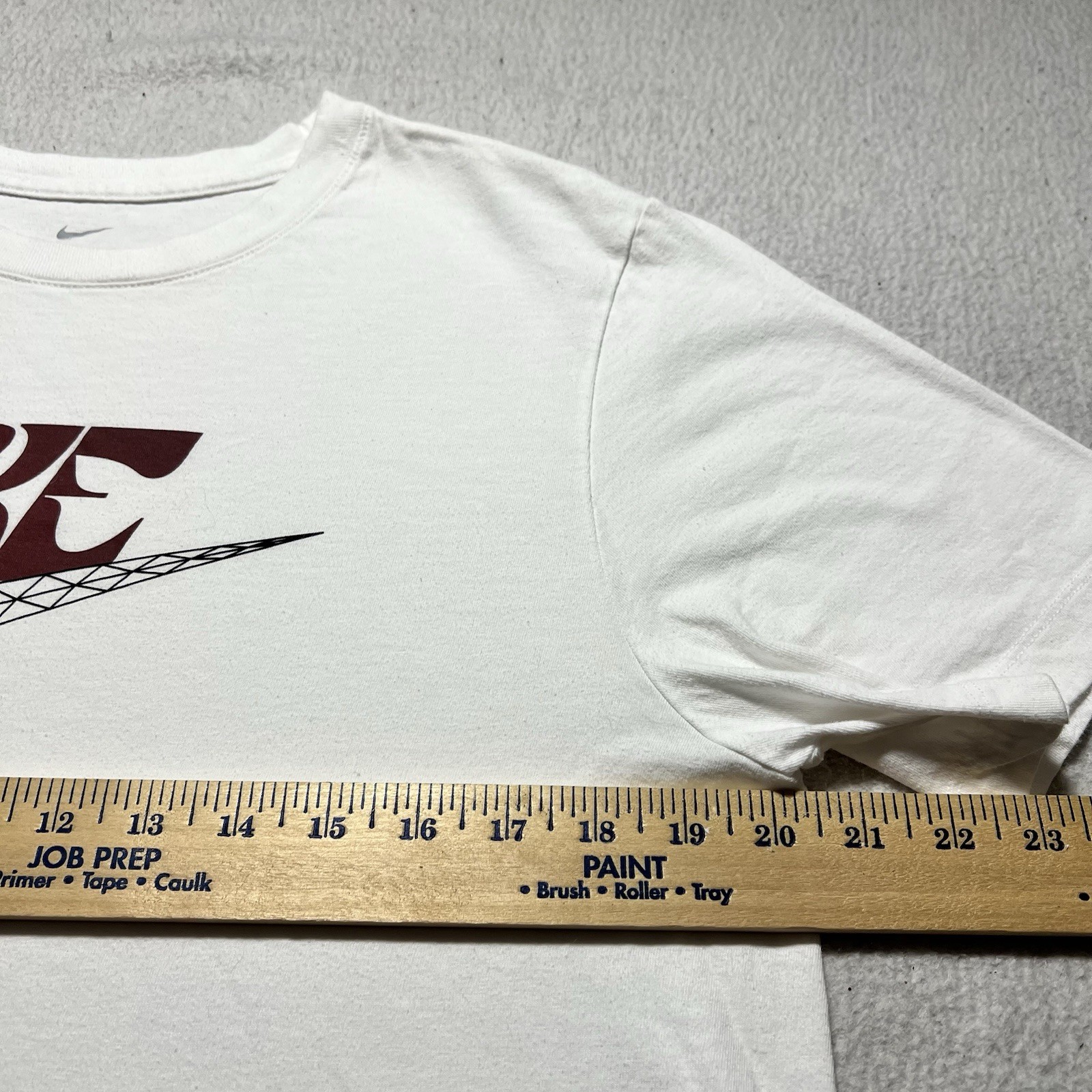 Nike Geometric Swoosh Graphic T Shirt White Mens Medium Streetwear