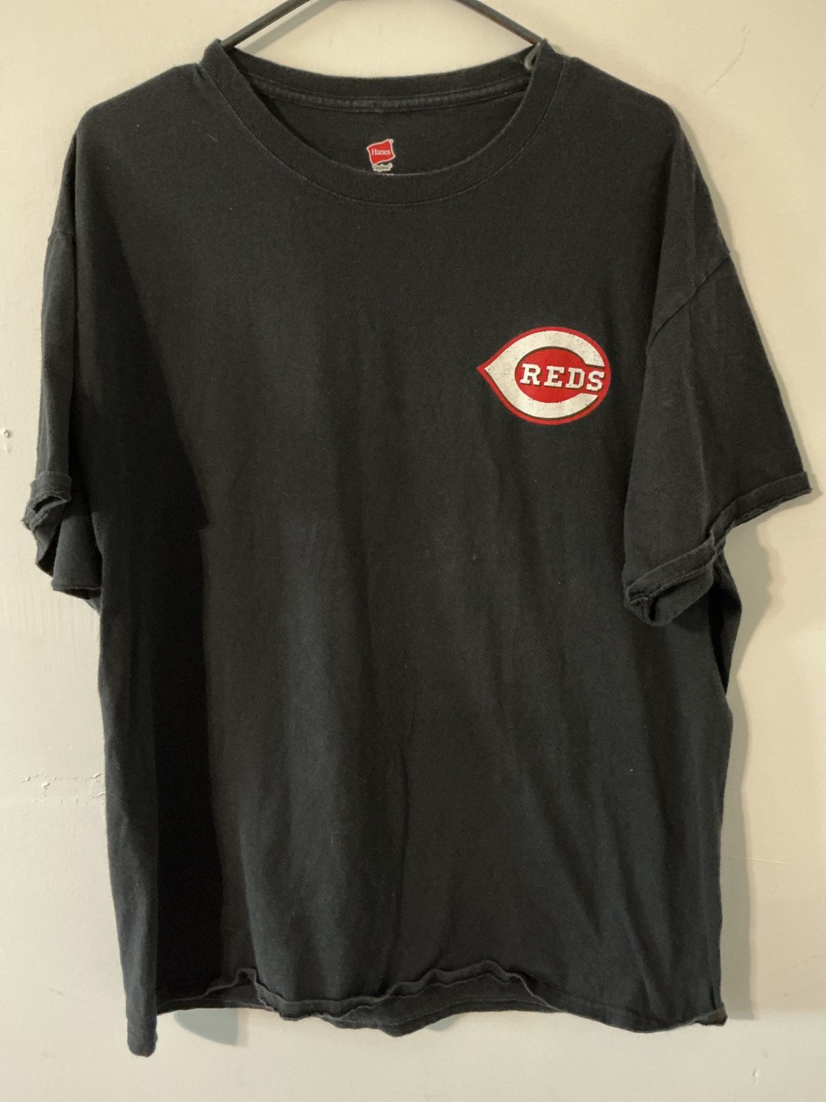 Cincinnati Reds t-shirt, size XL, US flag with baseballs, black