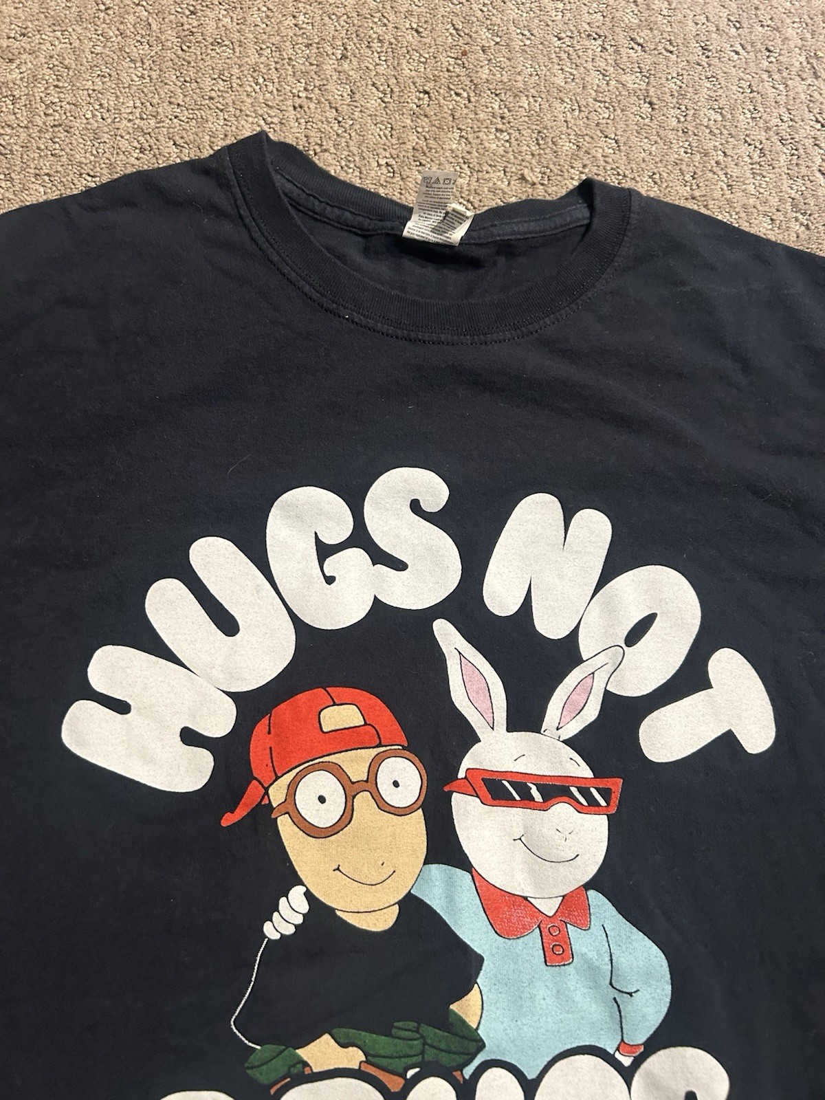 Vintage Arthur T-shirt Size Medium PBS Cartoon Hugs Not Drugs Y2K