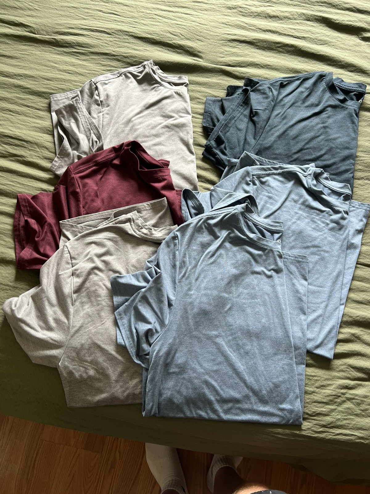 6-Pack Quince Men’s T-Shirts (Large)