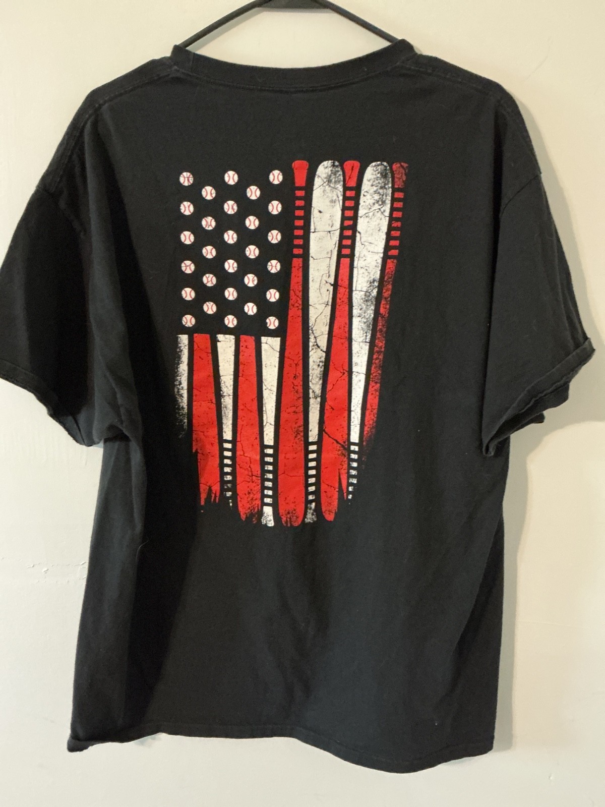 Cincinnati Reds t-shirt, size XL, US flag with baseballs, black