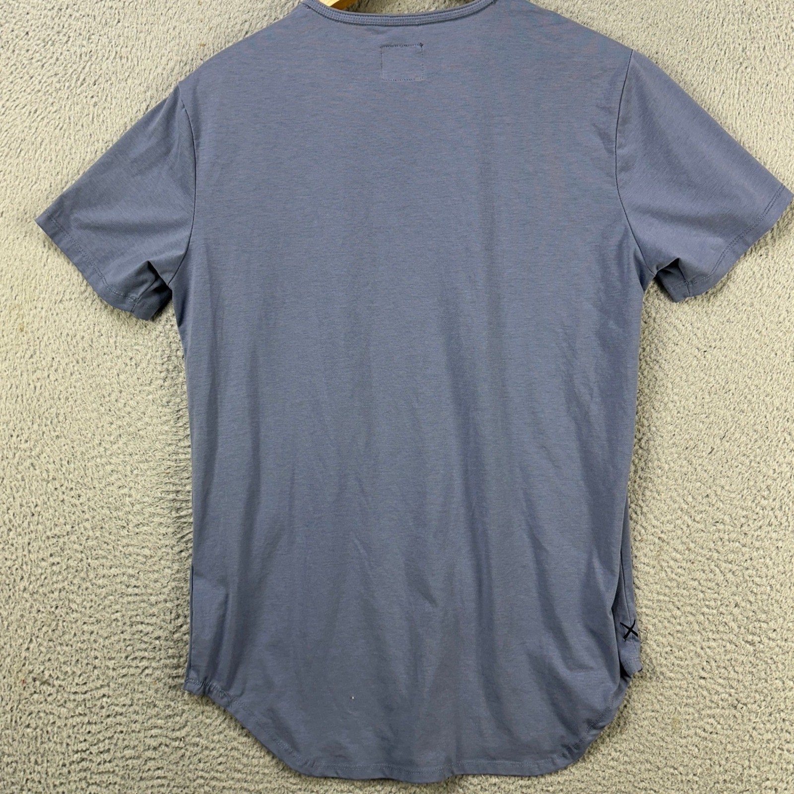 Cuts T-Shirt Crewneck Tee Mens Medium Light Blue Short Sleeve Casual Stretch