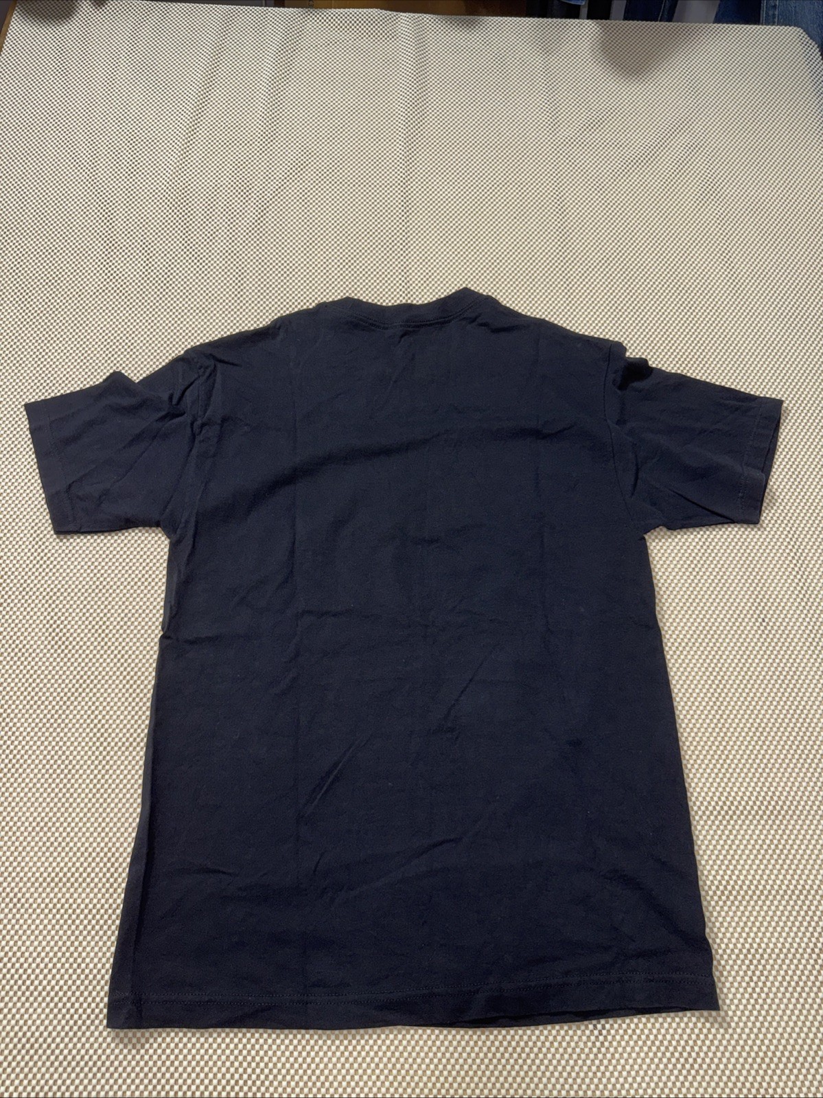 Local Motion Black L T-shirt Hawai’i