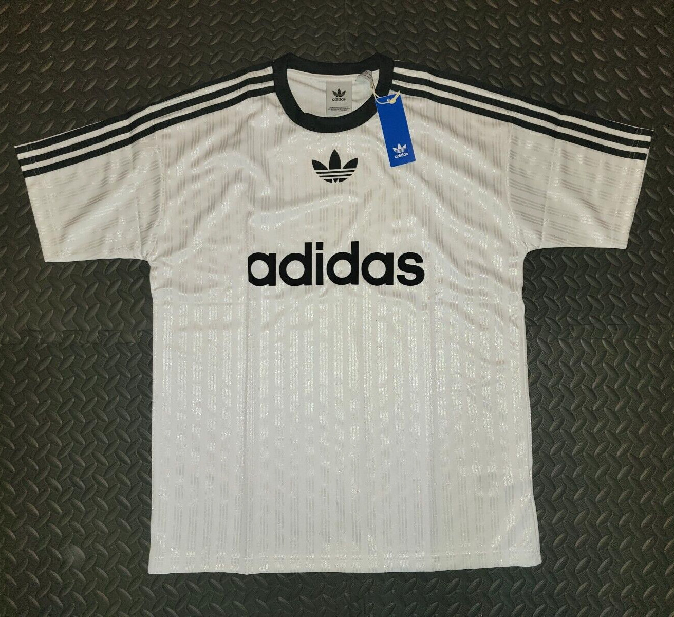 NEW MEN’S ADIDAS ORIGINALS TREFOIL POLY TEE SHIRT ~SIZE MEDIUM #IM9459