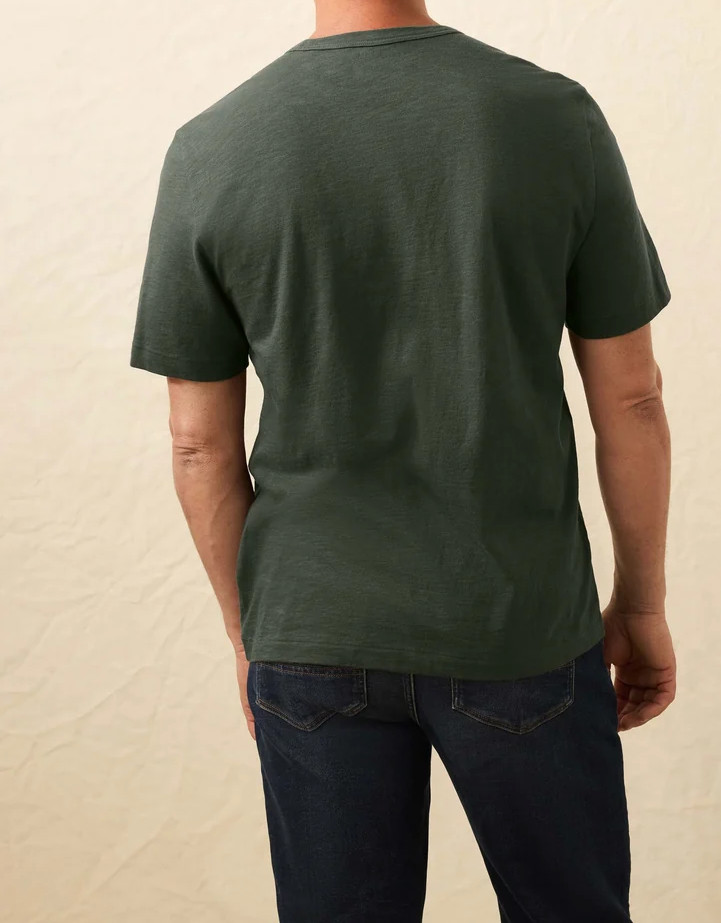 Faherty Men’s Sunwashed Pocket Short Sleeve T-Shirt Sz M NWT Fall Evergreen Fall