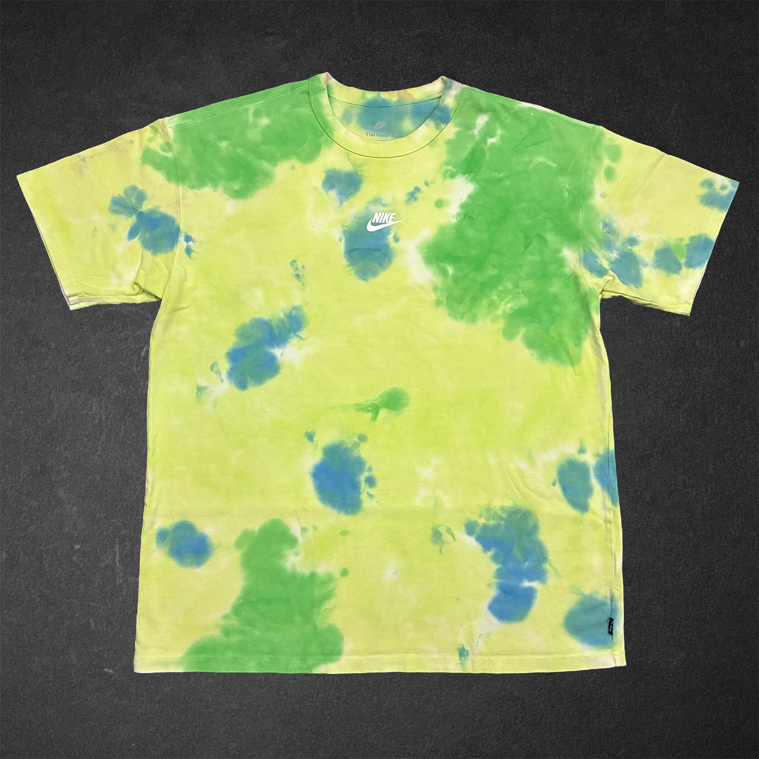 Nike Tie-Dye YELLOW, GREEN, & BLUE T-Shirt – Size LARGE – New Without Tags